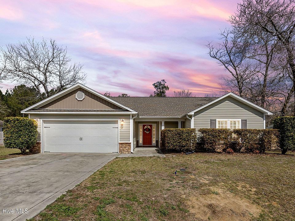 1st image of 136 Braeburn Boulevard
