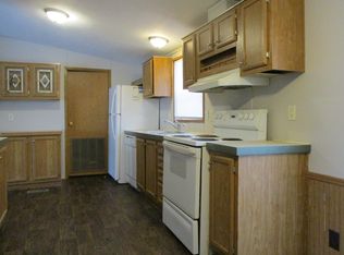 23166 Drake, New Boston, MI 48164