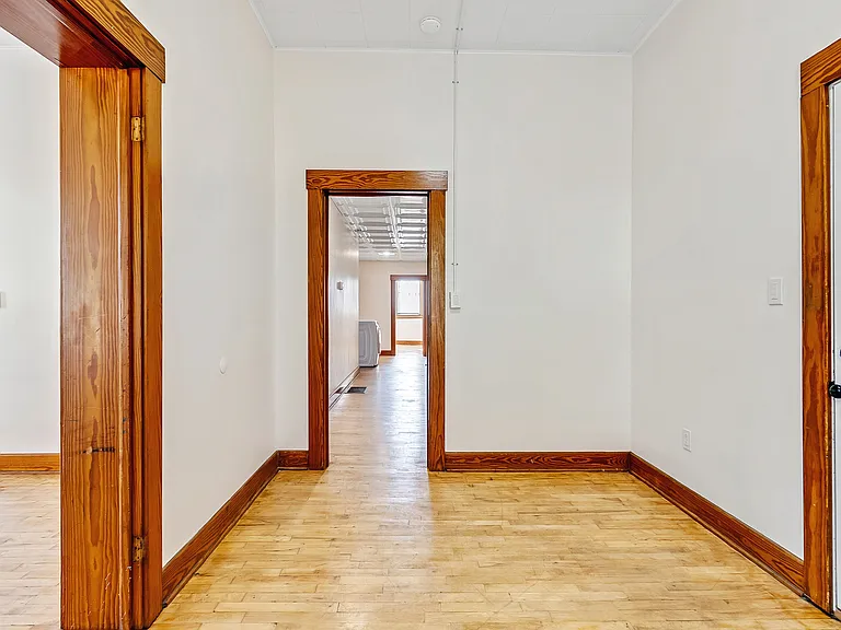 500 Dorsey Ave #1 — Photo 4