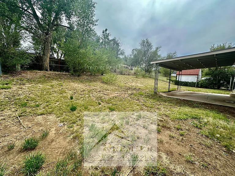 6873 Metropolitan St — Photo 14