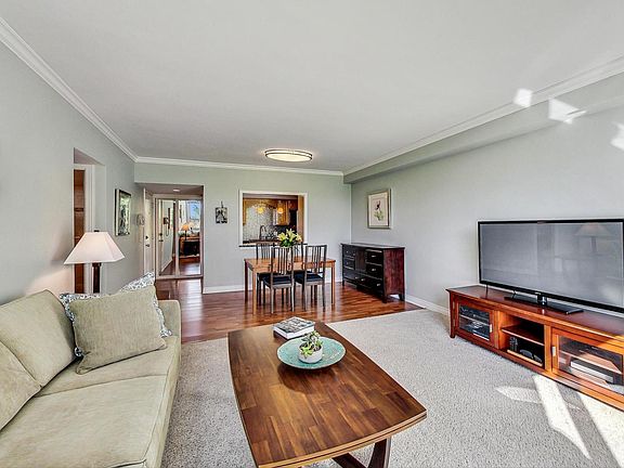 5th image of 3180 N Lake Shore Dr APT 2D