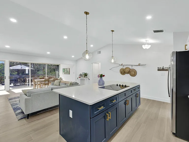 852 Rabbit Rd — Photo 7