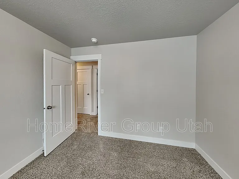 1375 E Rachel Way — Photo 19