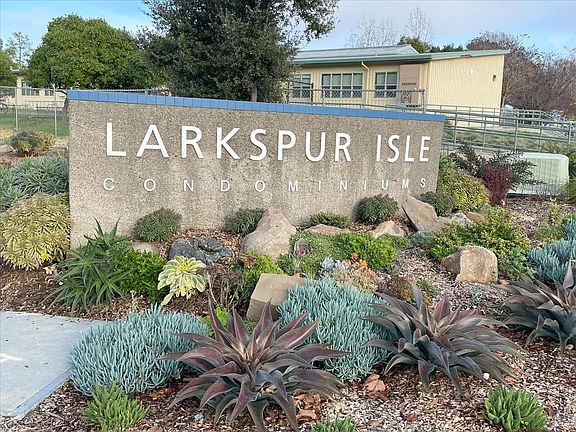 2nd image of 128 Larkspur Plaza Drive