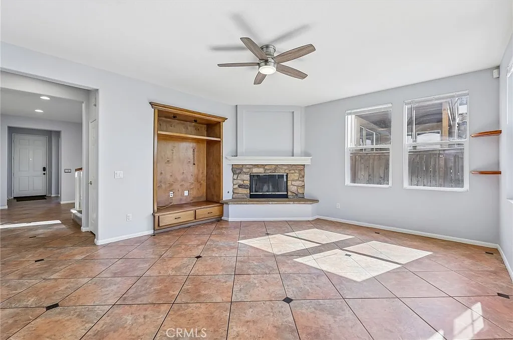 5 bed, 2777 sqft, $6,400 — Photo 4