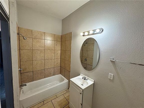 5th image of 8620 Apricot St
