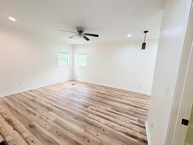 212 Barbourville Dr — Photo 15