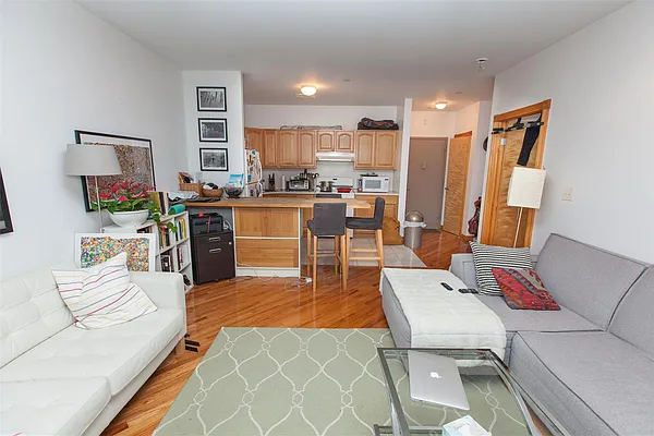 Rented by Voro NYC | media 33