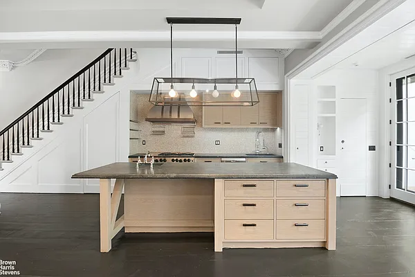 Rented by Brown Harris Stevens | media 24