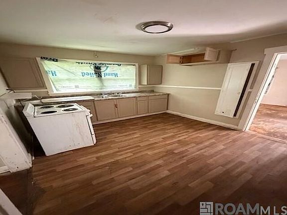 3rd image of 4444 Clayton St