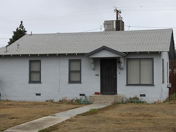 2nd image of 1004 W Kaweah Ave