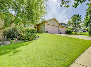 217 Glen View Rd, Mount Horeb, WI 53572
