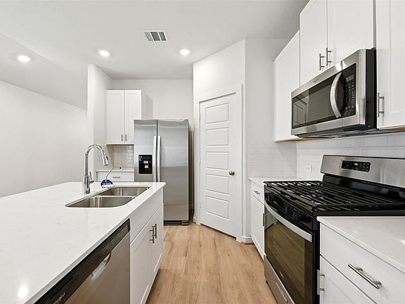 4th image of 2310 Pioneer Landing Ln