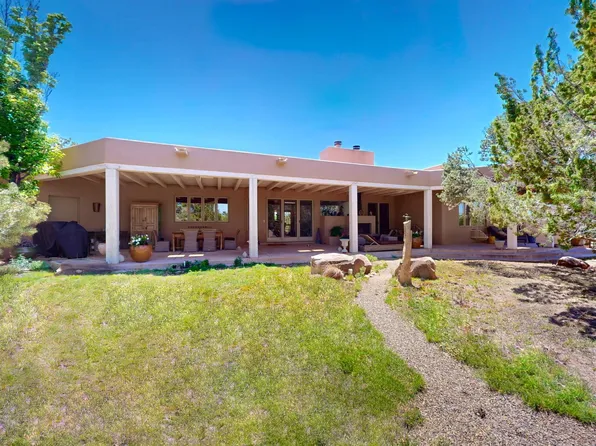36 Green Meadow Loop, Santa Fe, NM 87506
