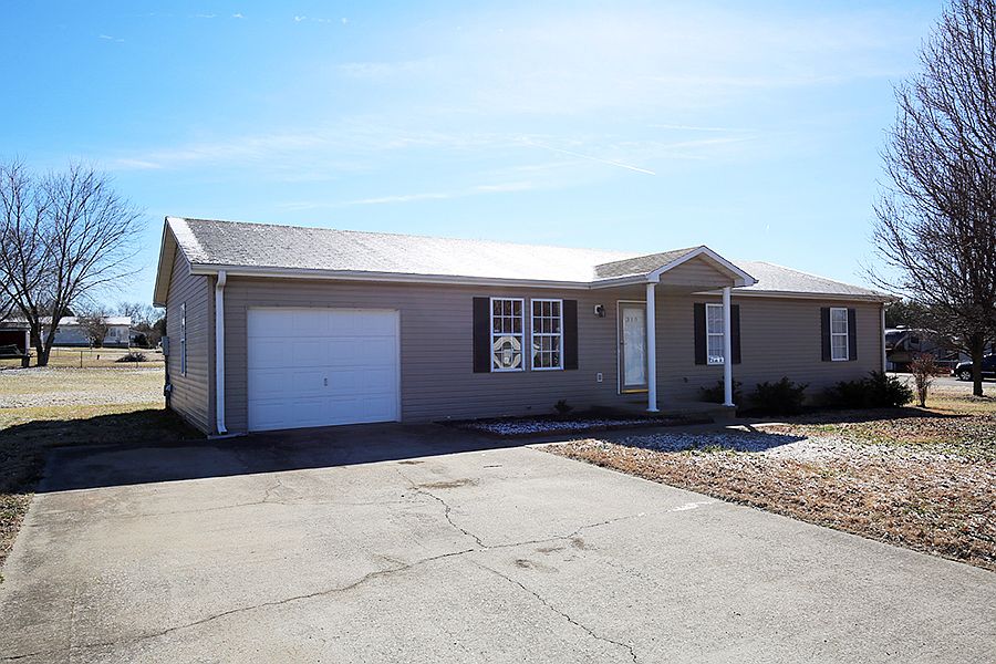 1st image of 310 Easton Cir