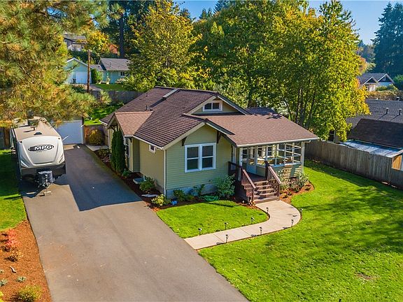 2nd image of 1014 Lybarger St SE