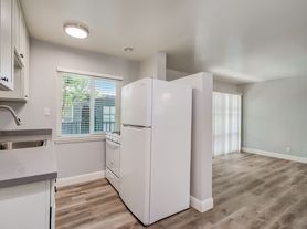 Sunset Crossings Apartments