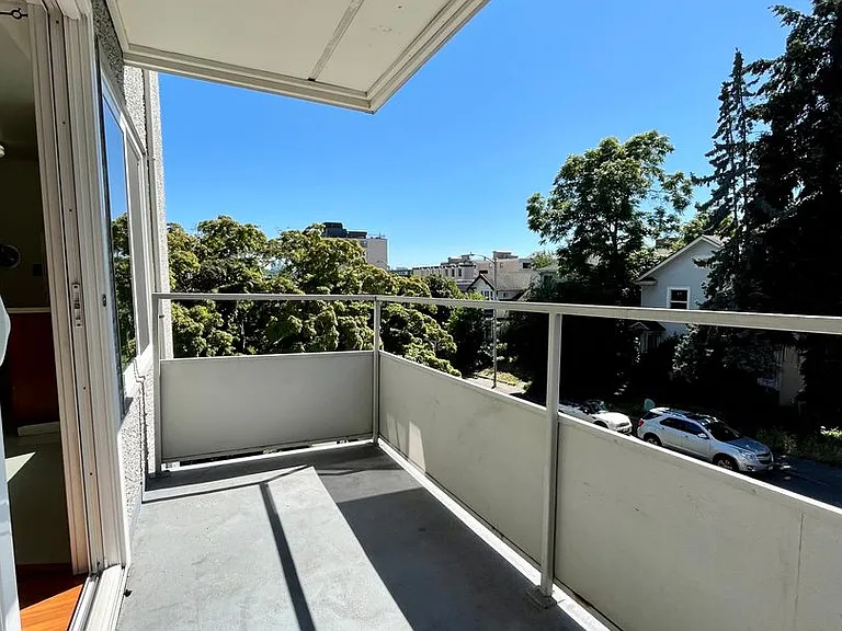 Escolier Apartments — Photo 50