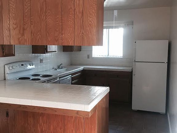 4th image of 8131 Lemon Ave #8