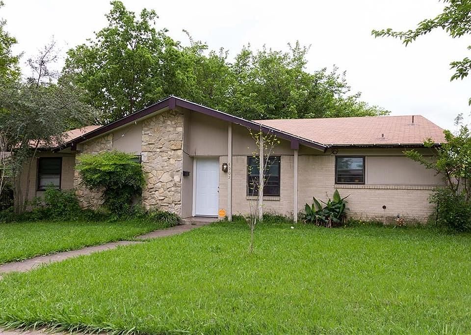 1st image of 4905 Pinehurst Dr