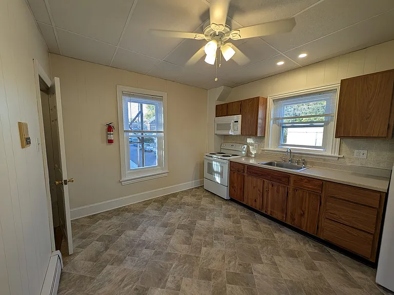 727 Glasgow St — Photo 4