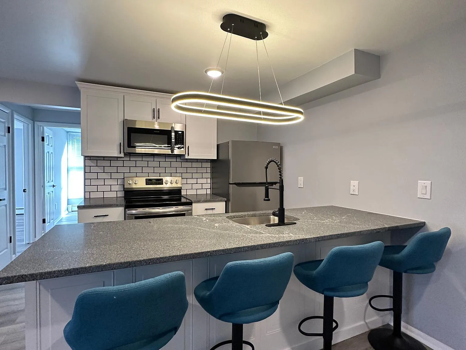 2 bed, 850 sqft, $1,495 — Photo 2