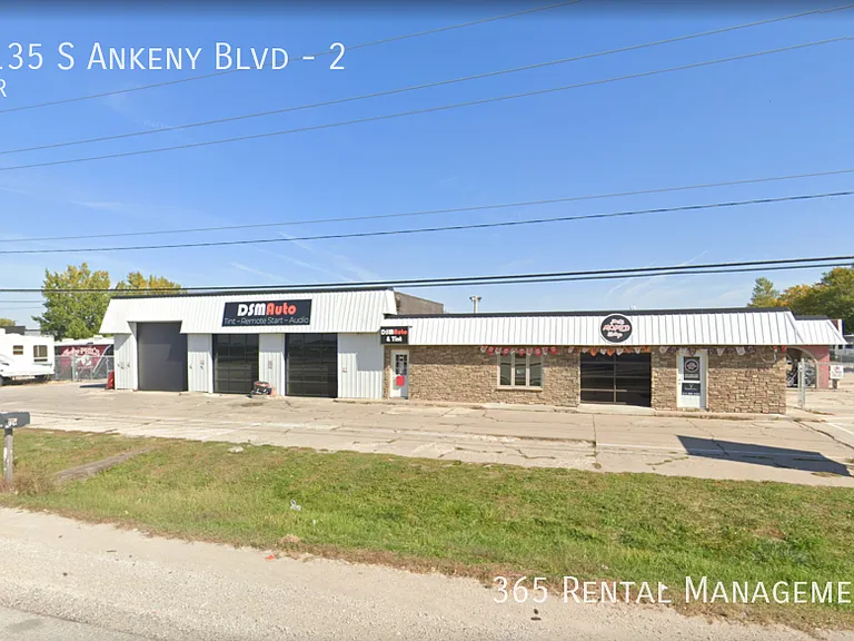 2135 S Ankeny Blvd #2 — Photo 1