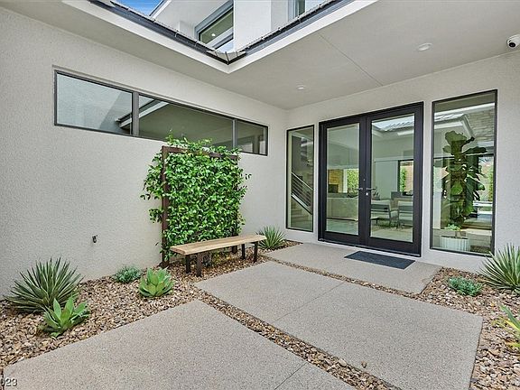 3rd image of 81 Pristine Glen St