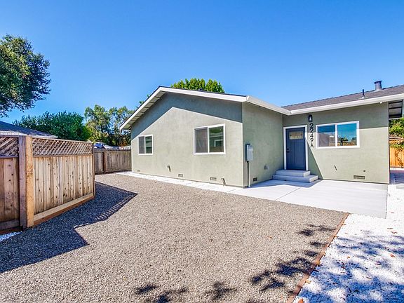 3rd image of 2249 Capitol Ave #2249A