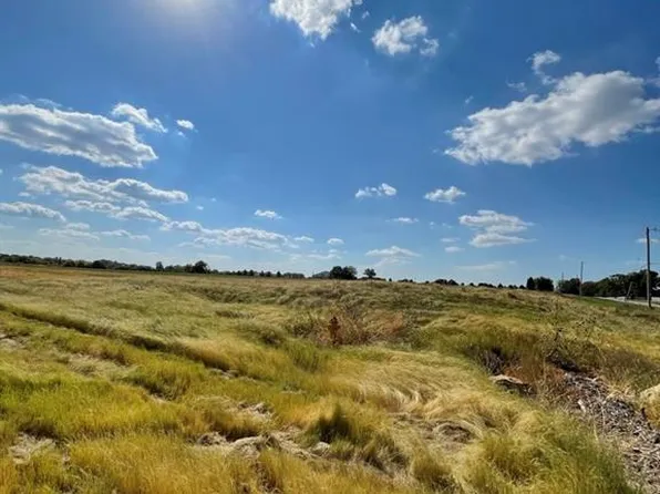 20715 Briar St, Stilwell, KS 66085