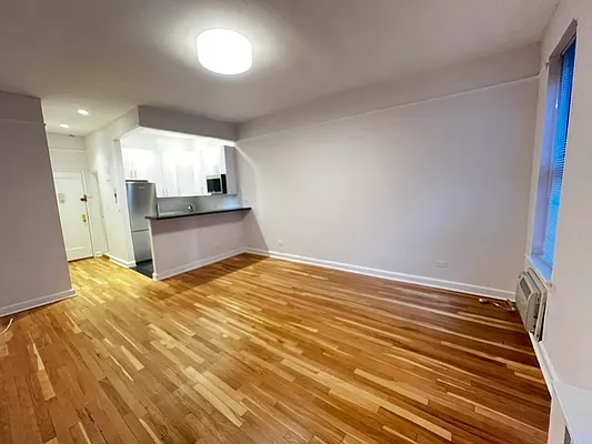 Rented by Salon Realty Corp | media 7