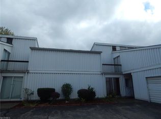 22 Sutton Pl #22, Cleveland, OH 44120