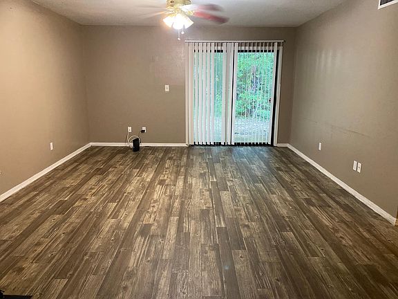 3rd image of 2212 Lacari St APT D3