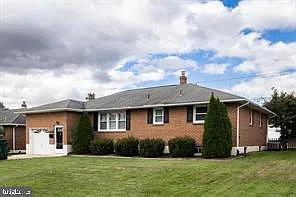 2424 E Parris Dr Photo 1 2424 E Parris Dr Photo 1