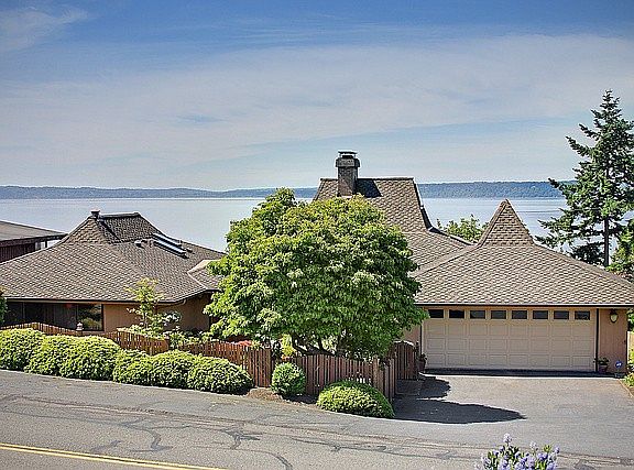 3rd image of 12223 Shorewood Dr SW