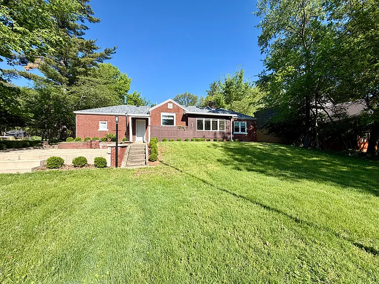 136 E Hazel Dell — Photo 31