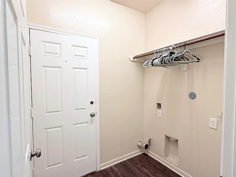 7403 Bering Landing Dr — Photo 11