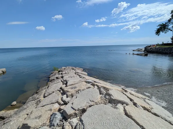 36 Lakeview Dr, Hamilton, ON L8E 4X2