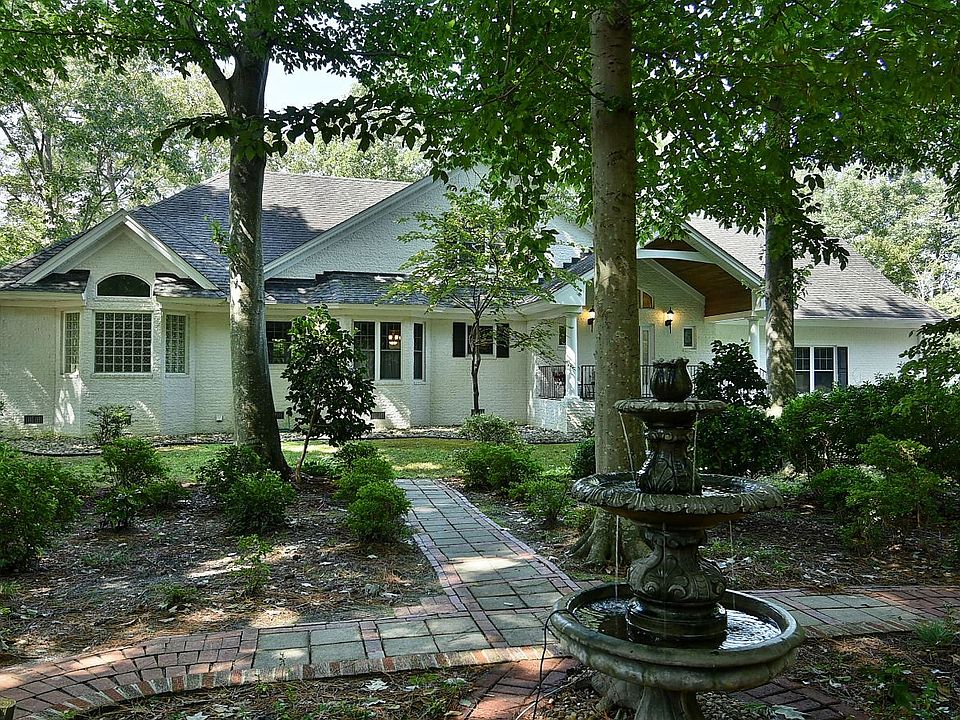 1st image of 1301 Lakeview Dr