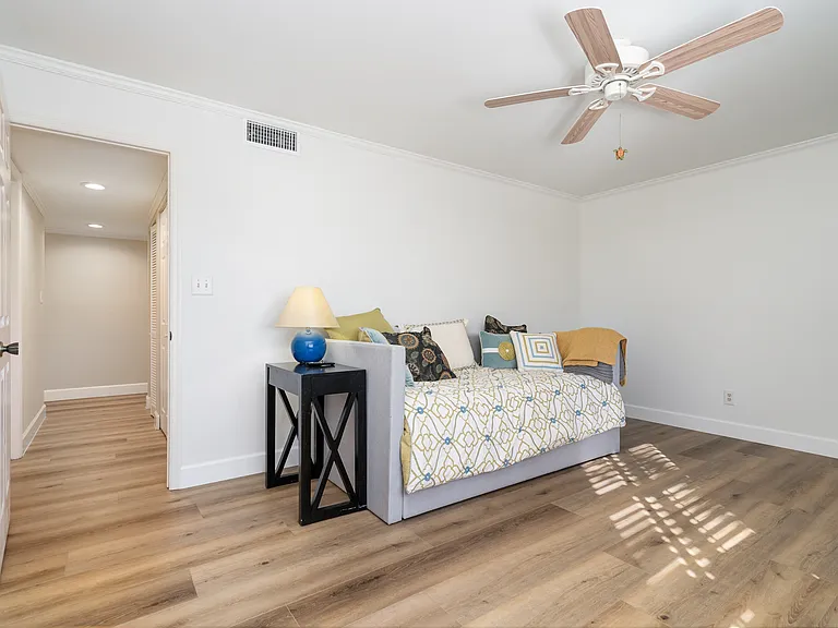 3200 Gulf Blvd #208 — Photo 33