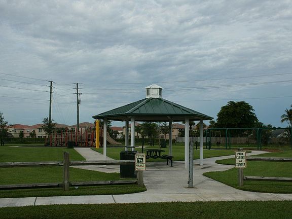 Nearby Park/Playground