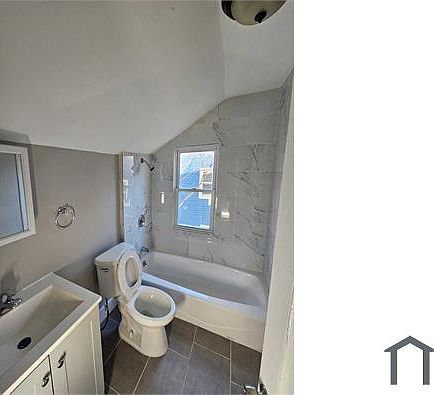 4th image of 244 Wainwright St Floor 3