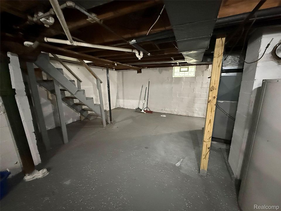664 Melrose St, photo 12