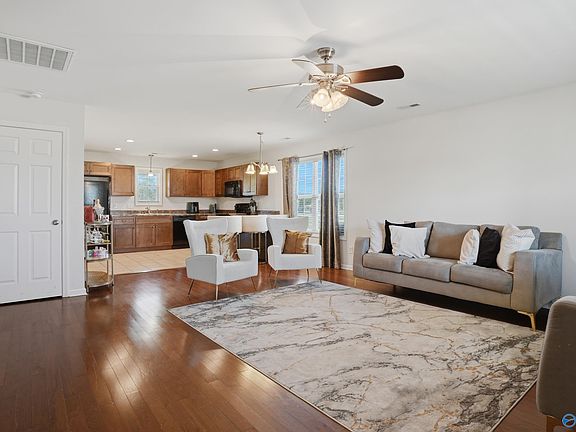 4th image of 2715 Wilson Dr NW