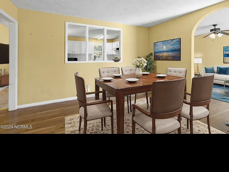 318 Bandera Dr — Photo 13
