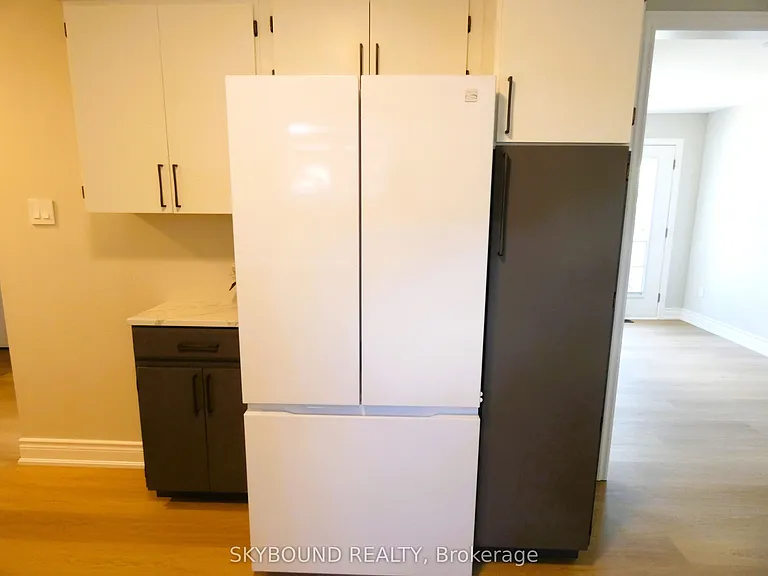 98 Barton St #2 — Photo 8