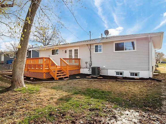 5th image of 1425 Angelus Dr