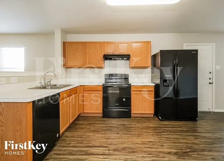 2809 Spencer Cir — Photo 6