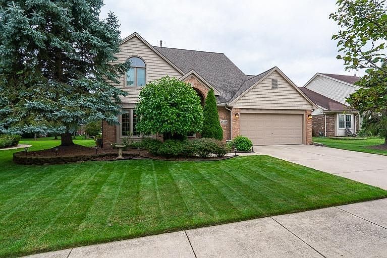 1st image of 45279 Middlebury Ln