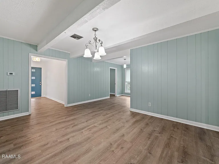 218 Debby Dr — Photo 4